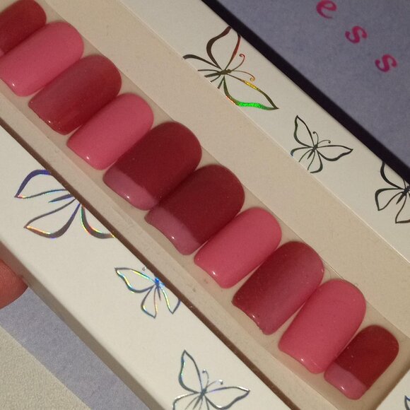 24pc Verticle Ombre 💗 Mixed Press-on Nail Set (Made to Order) - Picture 5 of 15